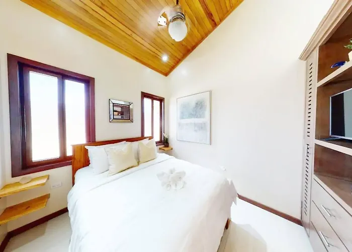Secluded With Concierge By Alom Villa