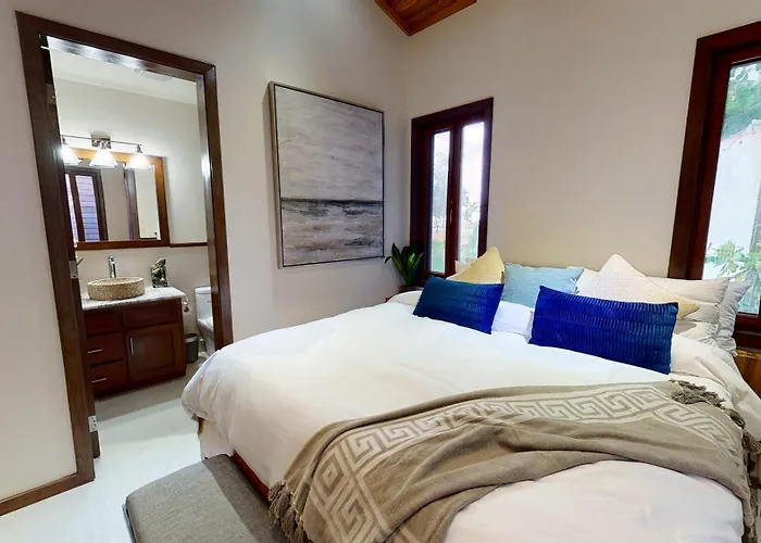 Villa Secluded With Concierge By Alom San Pedro (Ambergris Caye)